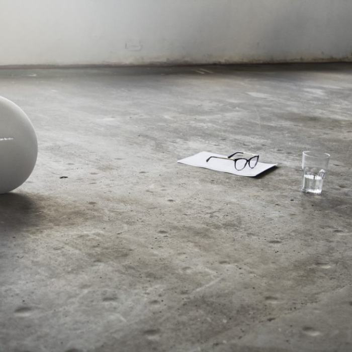 Sandrine Guttierez (Bachelor)
Les brouteuses, les, 2020, lecture performative de 13' avec boucle audio et projection vidéo, 1,2 x 1,2 m
Sandrine Gutierrez est née en 1988 à Vevey.