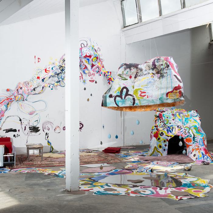 Caitlin Aiston Valloton, Mother Earth, Father Sun, Moon Dog (un espace vivant), 2023, travail de Master
Photo: Fi'Ni Studio  / EDHEA