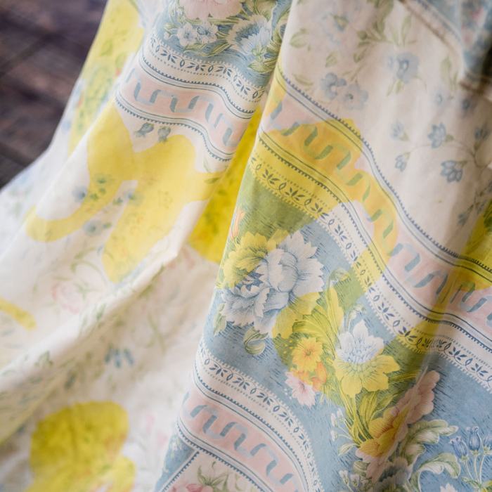 Léa Stuby, Tu vois, Morfar a fait des choses qui durent et moi j’ai fait des bouquets de mariées qui durent pas et les mariages qui durent pas non plus... Tous mes décorations sont morts après quelques jours. C’est tout différent, travail de Master
Photo: Maurice Eggel  / EDHEA