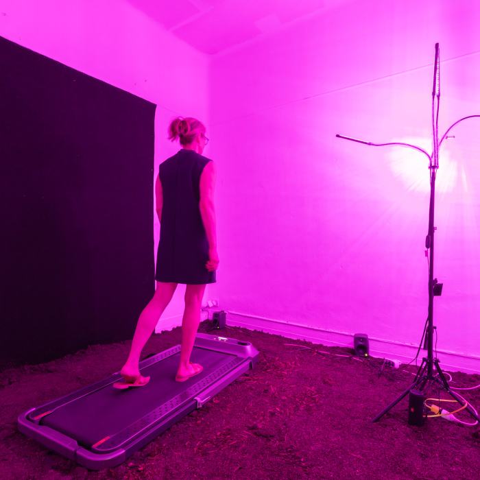 Nina Nicola Schipoff, Is anybody out there? Communication sans cerveau au-delà de ma perception, travail de Master
Photo: Yannick Abbruzzese  / EDHEA