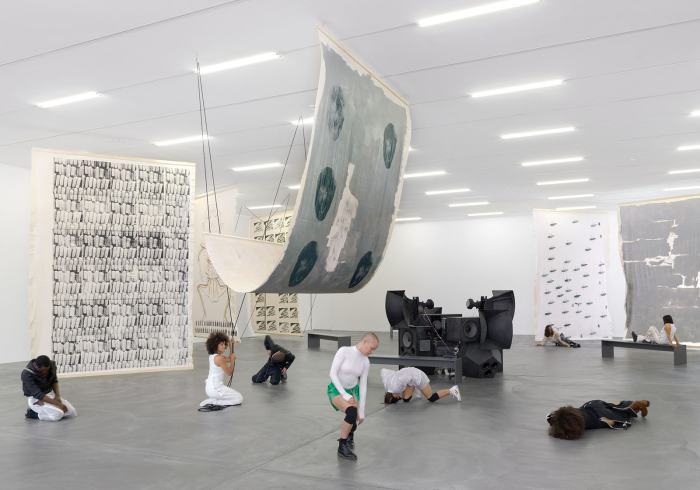 Scalable Skeletal Escalator, Isabel Lewis and collaborators, Kunsthalle Zürich, 2020. Photo: Annik Wetter